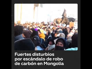 Manifestantes irrumpen en la sede del gobierno de mongolia por un escándalo de robo de carbón