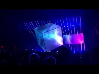 Deadmau5 & kiesza id [live @ boston ]
