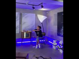 190923 jessi at v live