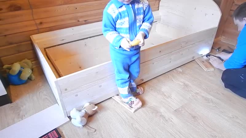 Помог дочке сделать новую кроватку
