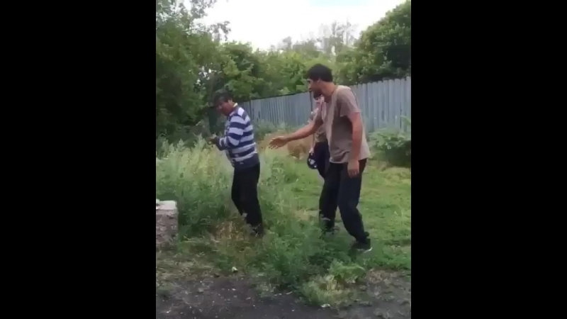 Разрубил балон с монтажной пеной