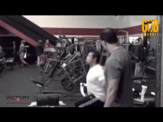 Бен аффлек тренирои к роли бэтмена (rus, канал gob)