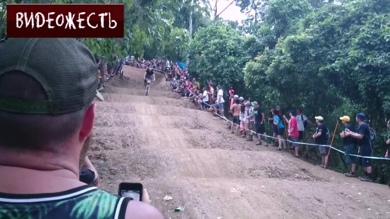 Все холмы собрал, пока летел © видеожесть