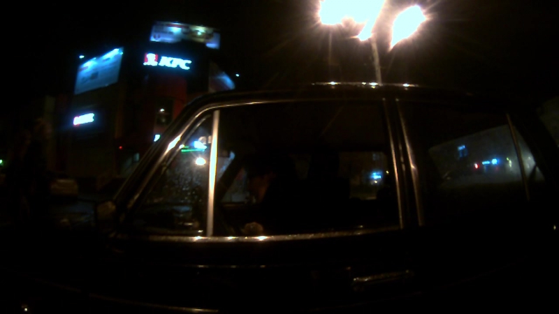 Олег дрочит саше в машине на главной площади ярославля