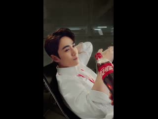 #zhuyilong как бутылка coca cola, мгновенно полная жизненных сил