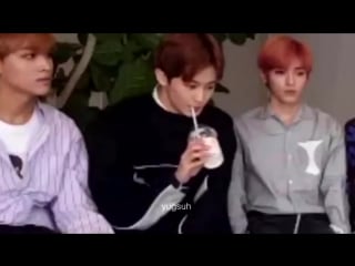 Johnny and jaehyun knows that the nctzens are making fun of the official lightstick nctzens