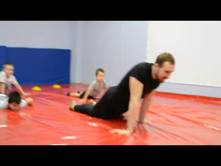 Тренироа в гимнастическом зале