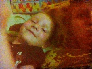 Моему брату написали что он прикольный он захотел ответить спс