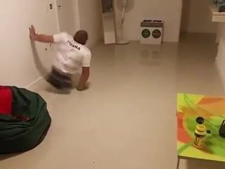 Legless spanish paralympic sergi roig alzamora busts out sick moves dancing to p