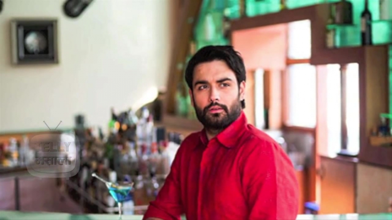 Hot vivian dsena on cover travel plus