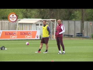 Il video del dialogo tra totti e spalletti oggi a trigoria