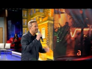 Willy chirino sorprende a cubanos recién llegados de costa rica en programa el happy hour