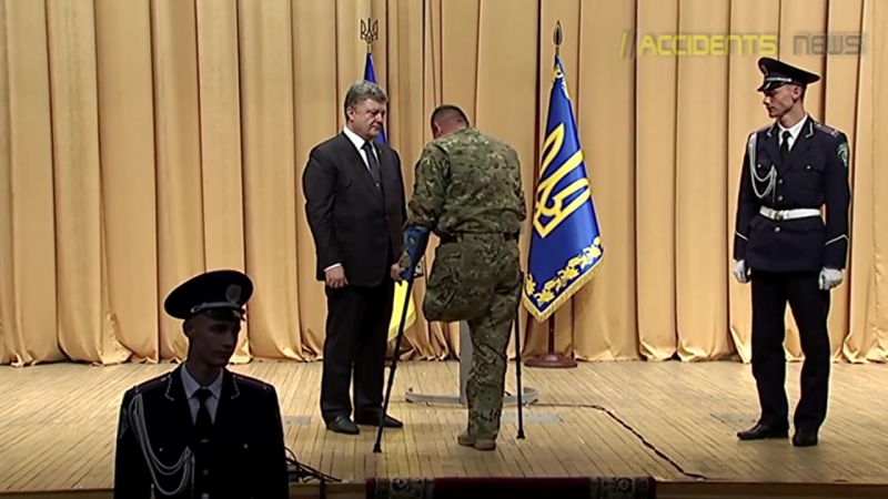 Порошенко наградил служащих нацгвардии и милиции, которые принимали участие в ато