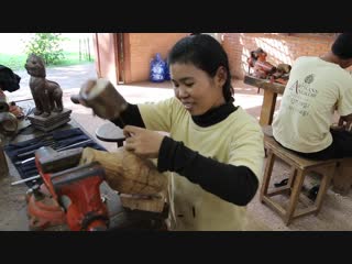 Cambodian crafts and traditional khmer art at siem reap, artisans dangkor