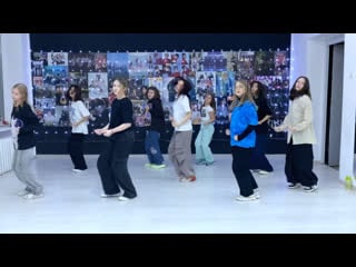 Itzy born to be cover dance by viaz idol