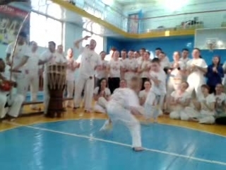 Vi iê berimbau capoeira festival siberia 2015 молодые трока (оранжевые)