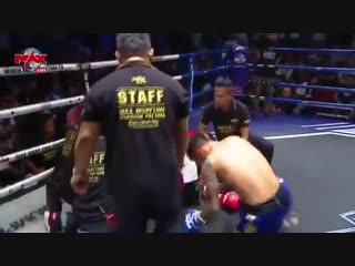 Muay thai fighter gou dakui knocks out his opponent and referee