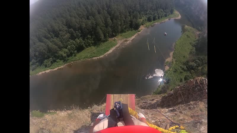 Девушку купаем, вид с каски