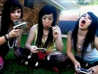 Hot emo girls! эмо >