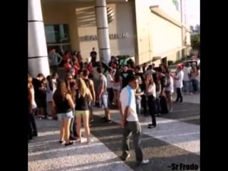 Porrada comendo solta durante manifestação