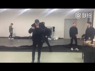 161231 lay weibo update