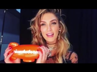 Truly honoured to accept the porn’ choice award for favourite human eva! thank you @nickelodeon au!