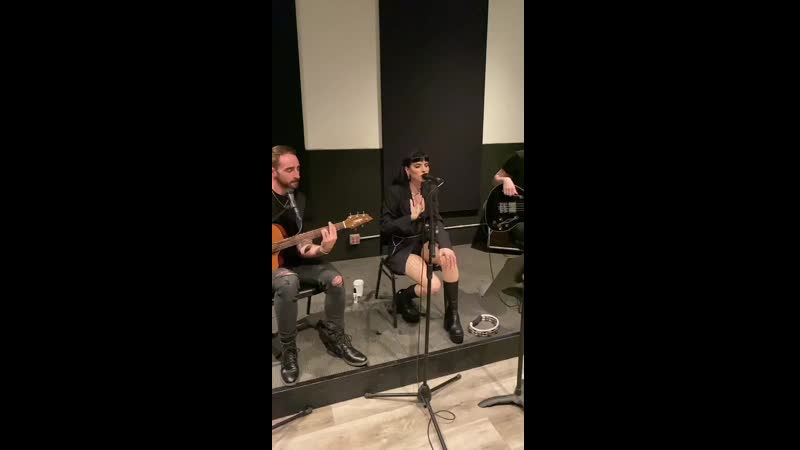 Lilith czar acoustic live stream