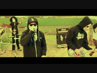 Hollywood undead comin' in hot