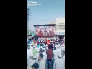 Miya bhai ki daring out side theatre @bharat thefilm ka jalwa mp4