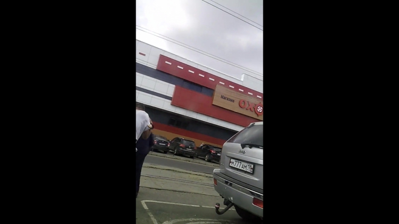 Выяснение отношений после дтп на пересечении ул ленина и удмуртская (03 07 2015 ижевск)