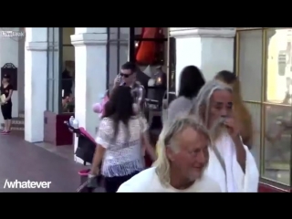 Ахуевший монах)