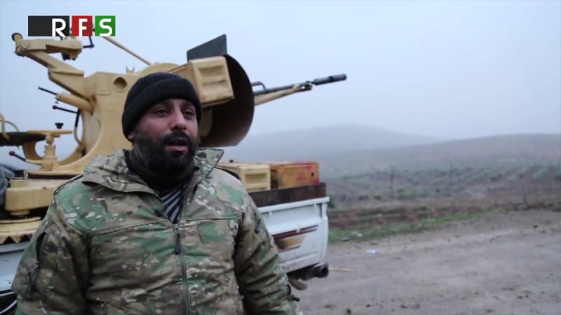 Боевики молодые оппозиции на позициях в кантоне африн