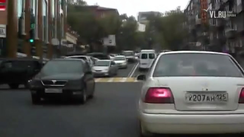 Автомобилистка проехала навстречу потоку на дороге с односторонним движением во владивостоке