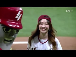 Euna kim ♥ 유나킴 프로야구 넥센히어로즈 시구 20170803