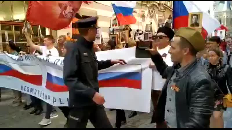 Шествие porn video – Шествие "бессмертного полка" в праге