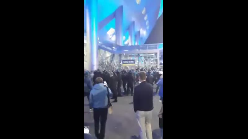 Фанаты зенита vs омон