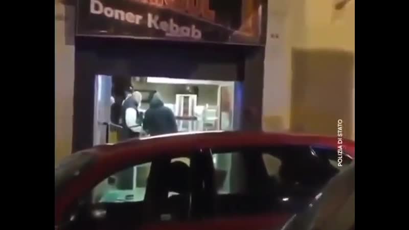 Итальянская полиция накрыла в катании преступную сеть, которая занималась переброской мигрантов из переднего востока