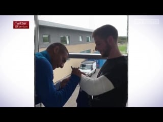 Richarlison meets injured fan