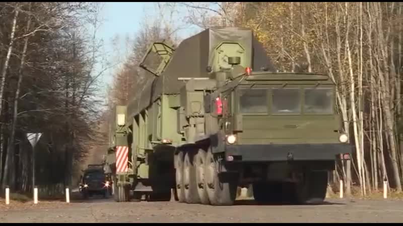 Загрузка межконтинентальной баллистической ракеты «ярс» в шахтную пусковую устаноу