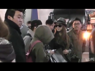 Victoria at incheon airport (back from nyc) (111025)