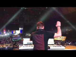 Paul van dyk in ostrava [21 10 2016] playing chapel street by ben nicky