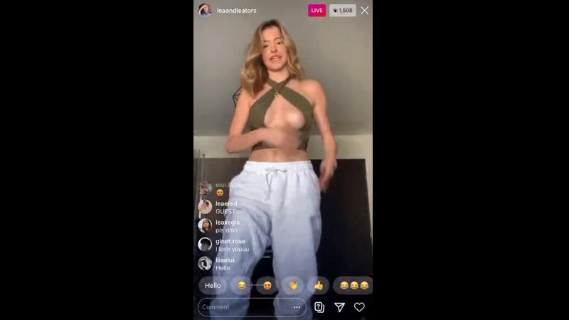 Lea elui во время прямой трансляции случайно засветила сосок сиську