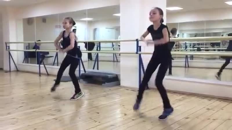 Anna shcherbakova (rus) alexandra trusova (rus) dance practice with alexei z