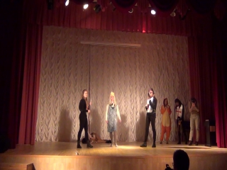 Epées, armures, une table ronde