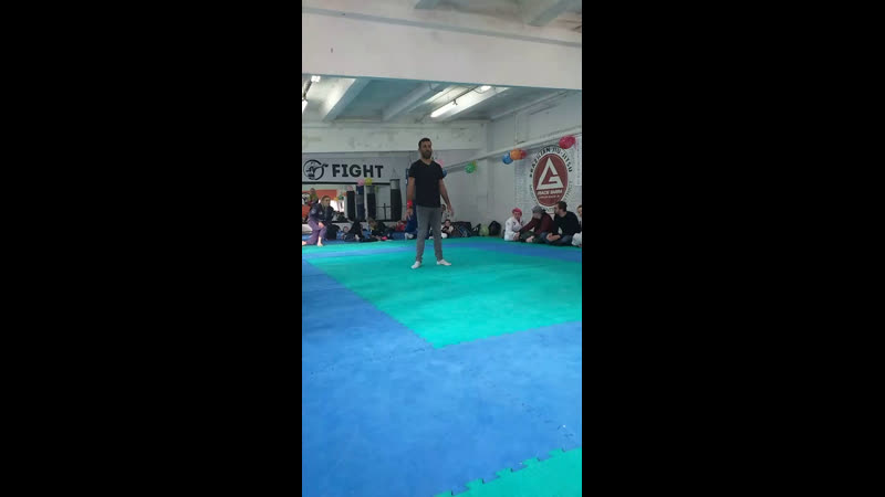 Live fight and roll girls(bjj,grappling,mma,jiujitsu)