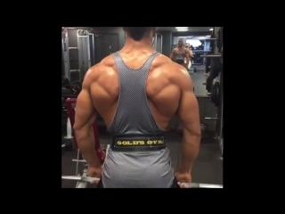 Incredible v shaped ¦ shredded ¦ muscular ¦ 10 packs bodybuilder rөmλne lλпcefөrd posing flexingtrim