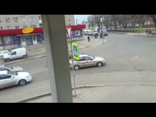 В туле женщина бросила свое авто посреди проезжей части