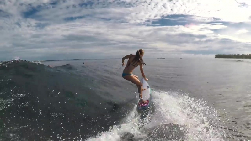 Kaloea surfer girls destination mentawai wavepark (4k drone)