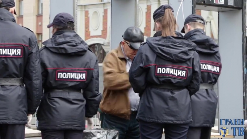 Унизительный обыск обязательное условие