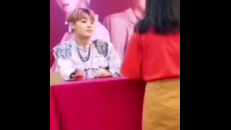 He could recognize the chineses choice ️️ 언더커버 에이스 ace 준 동훈 와우 김병관 찬 jun donghun wow kimbyeongkwan chan cr to 多啦 a夢口袋裡有很多汉